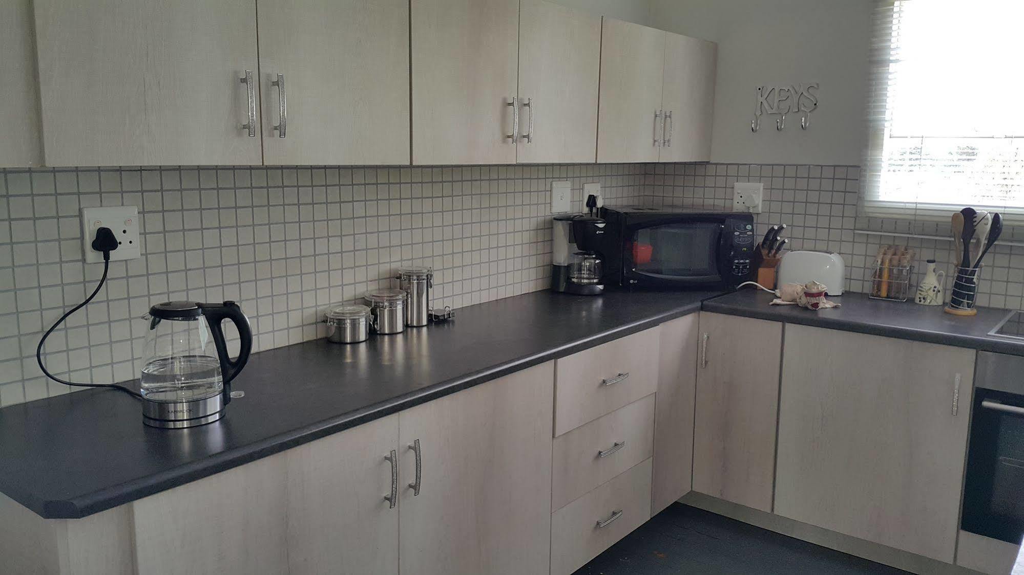 Вилла Golden View Luxury Self Catering Кларенс Экстерьер фото